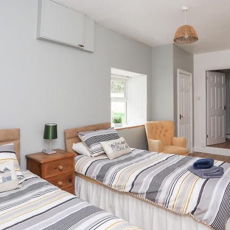2 The Coach House Apartment Pentraeth Exterior photo