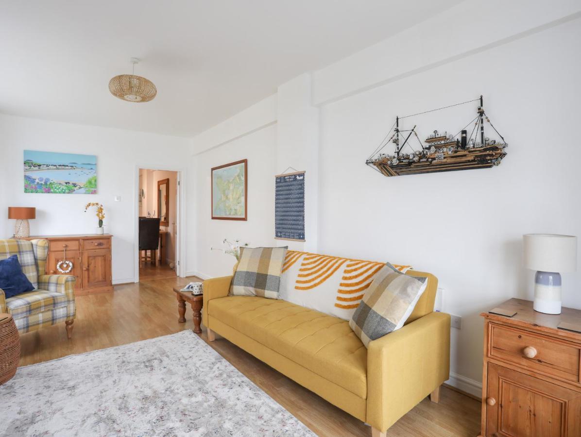 2 The Coach House Apartment Pentraeth Exterior photo