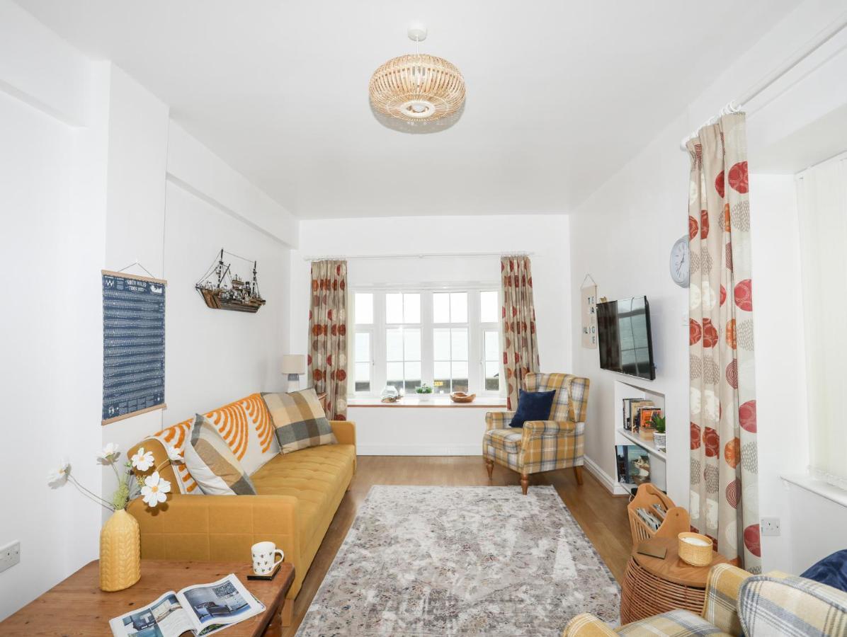 2 The Coach House Apartment Pentraeth Exterior photo