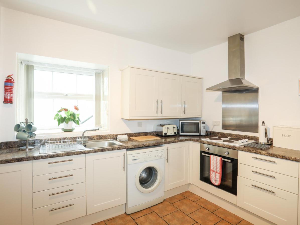 2 The Coach House Apartment Pentraeth Exterior photo