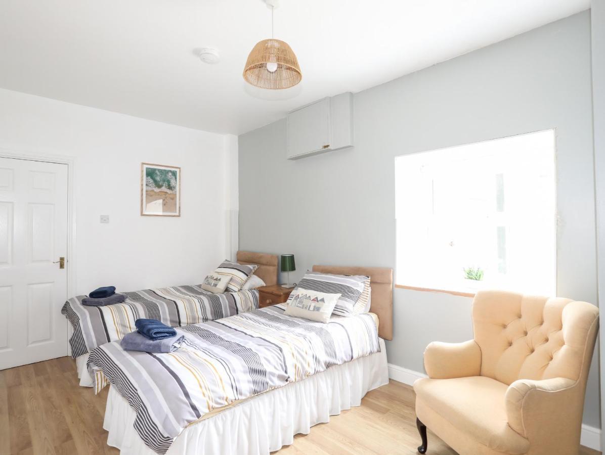 2 The Coach House Apartment Pentraeth Exterior photo